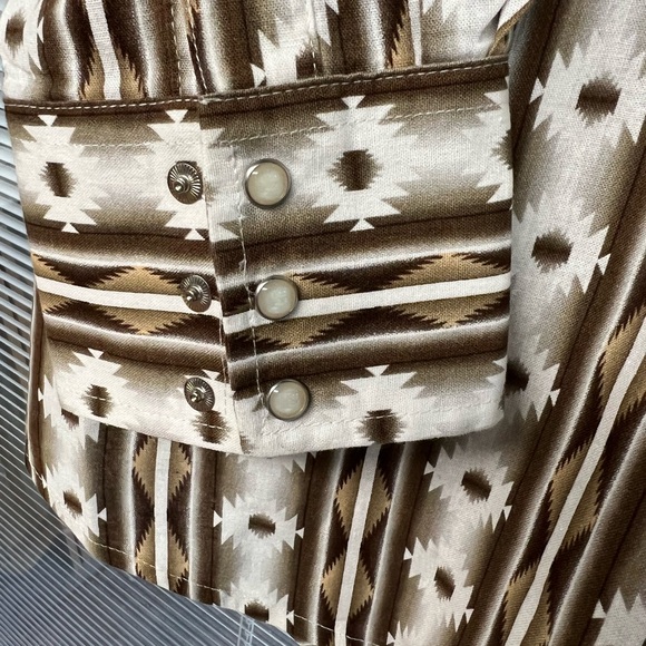 EUC Men’s XLT Wrangler western shirt - Picture 9 of 9